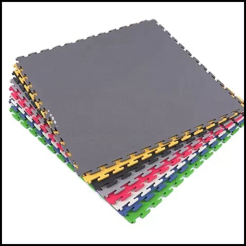 PVC click tiles textured black